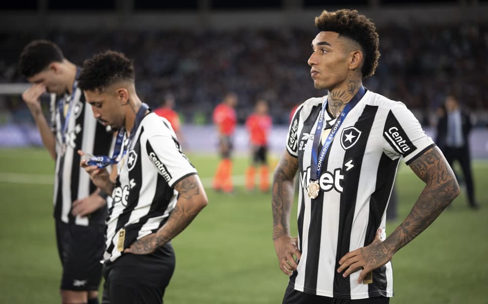 ANÁLISE: Seca de gols e pouco repertório escancara problemas do Botafogo em 2025