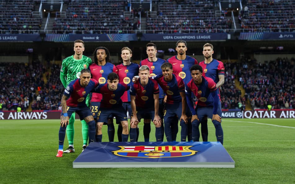 Hansi Flick tem dúvida na escalação do Barcelona na final da Copa do Rei; veja