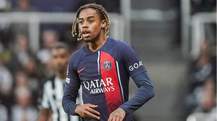 11. Bradley Barcola (PSG) - 550 mil euros (R$ 3,3 milhões) 11. Bradley Barcola (PSG) - 550 mil euros (R$ 3,3 milhões)