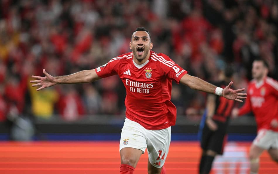 Conheça Vangelis Pavlidis, autor de hat-trick histórico pelo Benfica contra o Porto