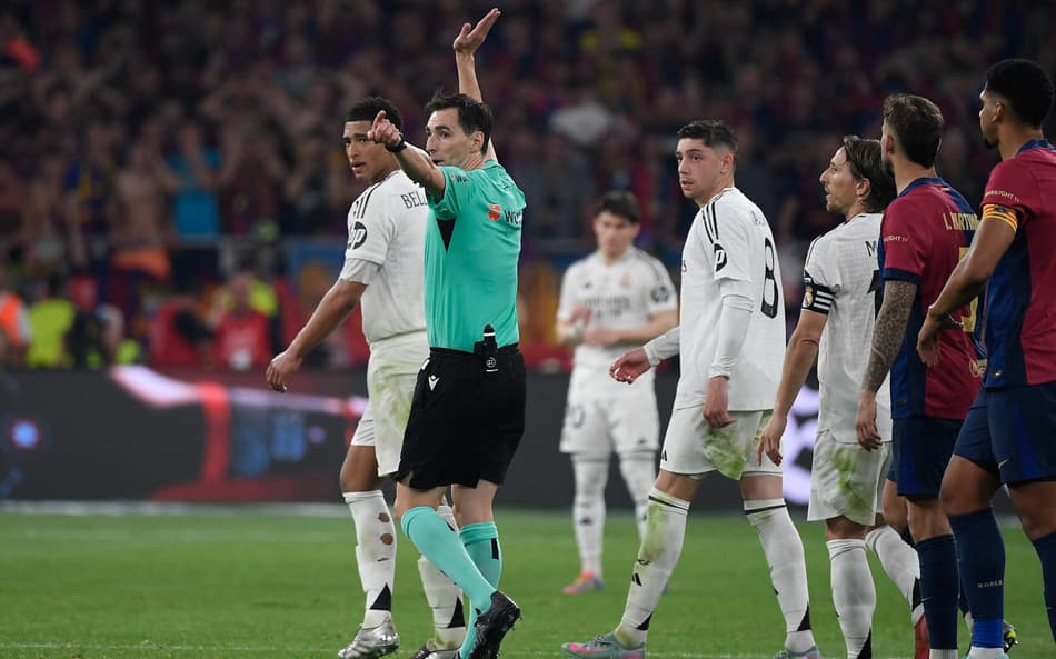 Revolta de titular do Real Madrid em derrota para o Barcelona viraliza
