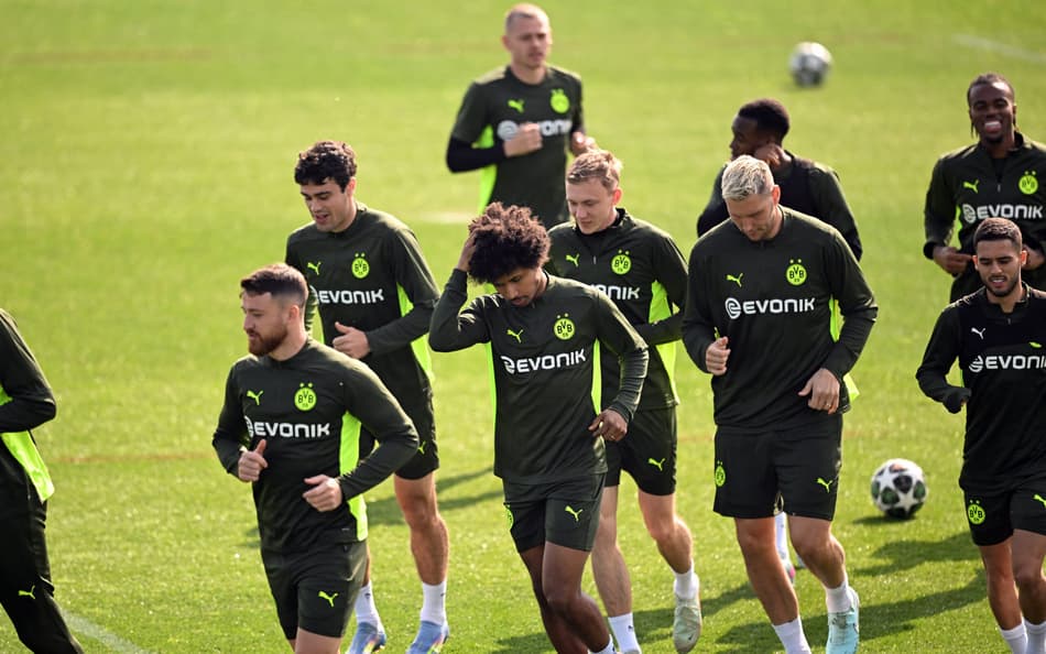 Torcedores do Borussia Dortmund lançam fogos em hotel do Barcelona