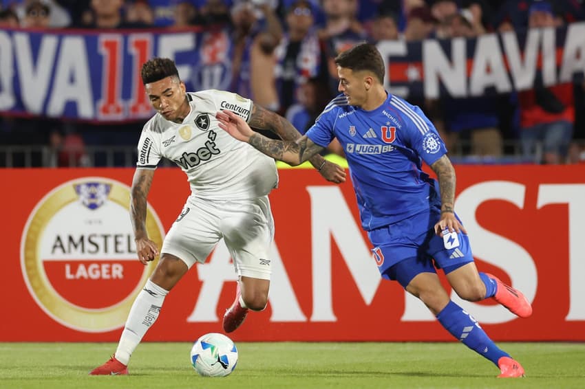 Igor Jesus em ação no jogo Universidad de Chile x Botafogo pela Conmebol Libertadores (Foto: Vitor Silva / Botafogo)