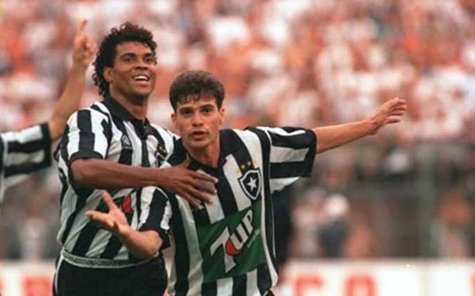 botafogo_campeao_brasileiro_1995_2-aspect-ratio-512-320