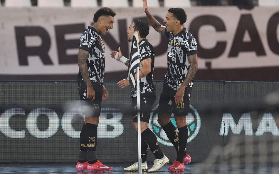 Atacante do Botafogo aponta objetivo do clube no Mundial: ‘Ser campeão’
