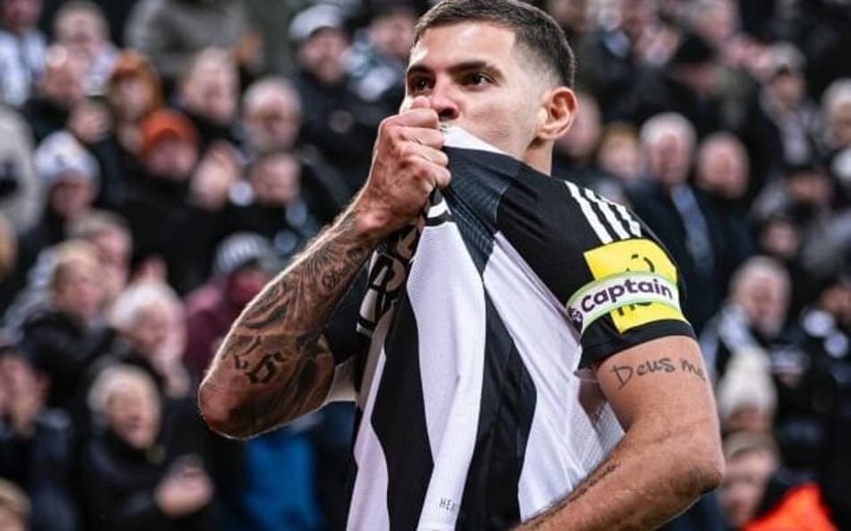 Newcastle analisa homenagear Bruno Guimarães após fim de jejum de 70 anos
