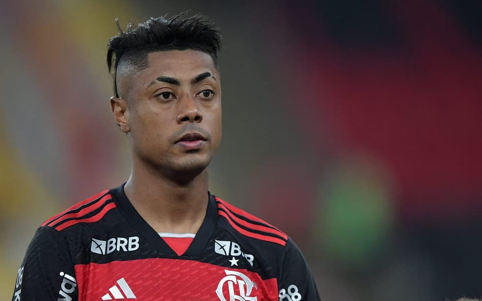 Veja quantos cartões Bruno Henrique tomou entre troca de mensagens e Flamengo x Santos