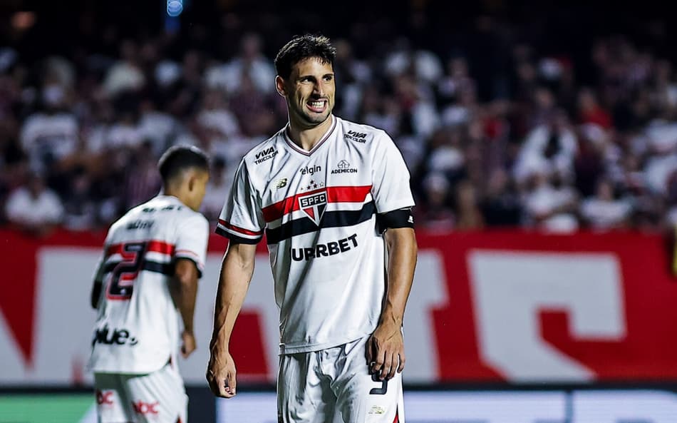 São Paulo confirma lesão grave, e Calleri passará por cirurgia; veja detalhes