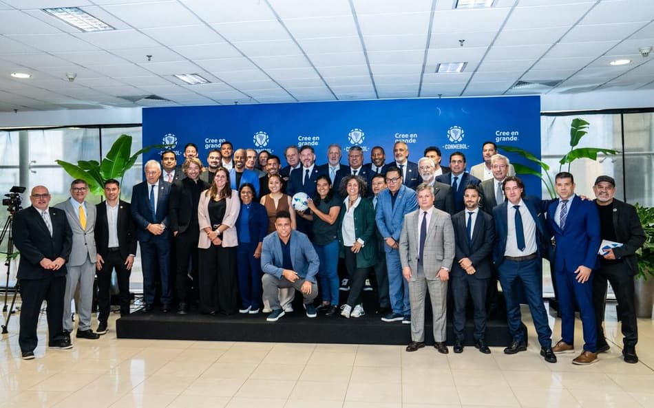 Com Ronaldo Fenômeno, Conmebol cria grupo para combate ao racismo