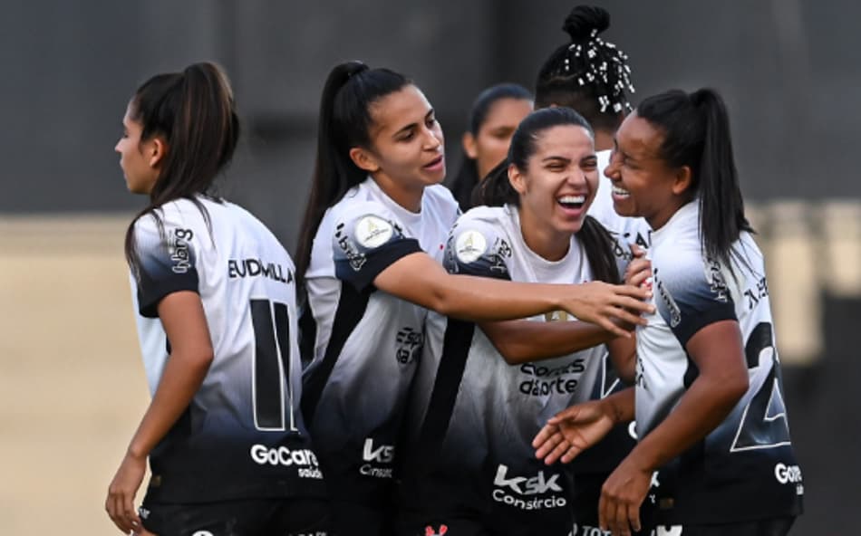 Corinthians goleia na Libertadores Feminina e assume a liderança do grupo A