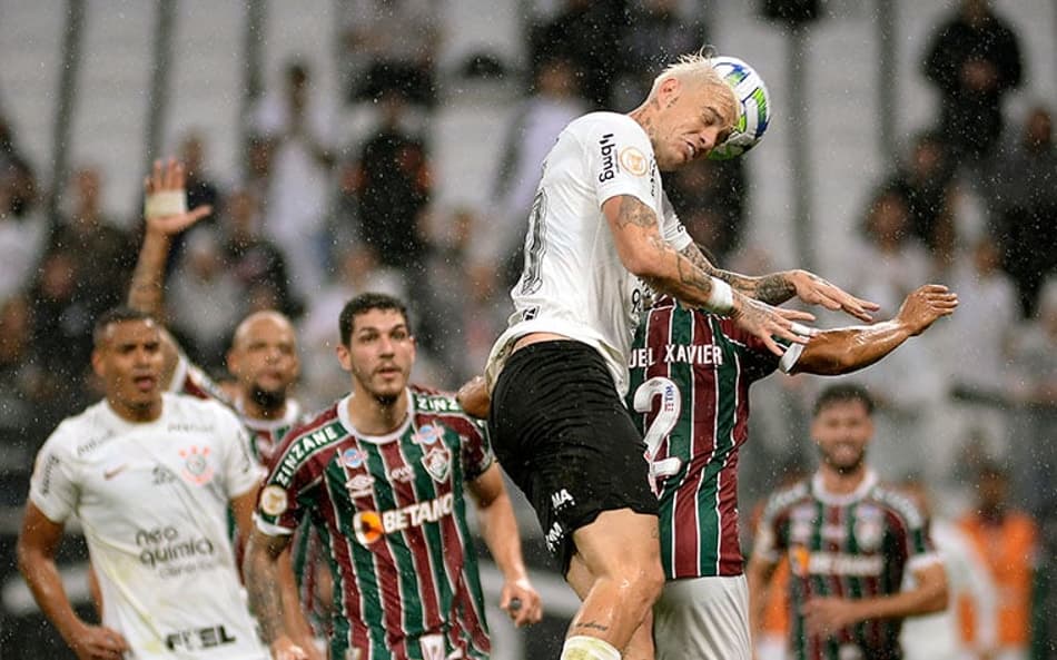 Rivais tiram sarro do Fluminense após derrota para o Corinthians: ‘Dinizismo acabou’