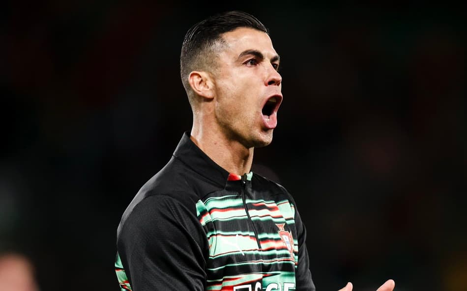 Torcedores ironizam pênalti perdido por Cristiano Ronaldo: ‘Aposentado em campo’