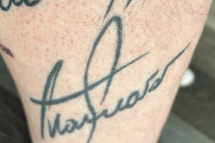 davison-newcastle-tatuagem-autografo-alan-shearer