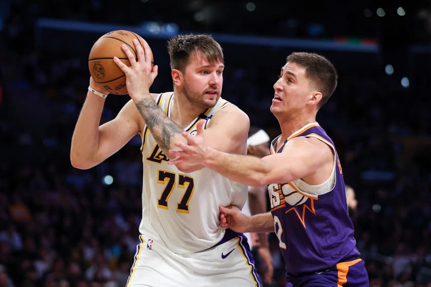 Phoenix Suns v Los Angeles Lakers