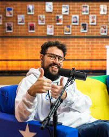 Guilherme Beltrão utilizou suas redes sociais, no dia 13 de fevereiro, para anunciar sua saída da TNT Sports após quase 10 anos. O comentarista atuava na empresa desde quando o canal ainda se chamava "Esporte Interativo". Recentemente, Beltrão se destacou ao lado de seu amigo Casimiro com a parceria na "CazéTV". O jornalista, que também tem canal na "Twitch", estava na bancada nas transmissões dos jogos do Flamengo no Mundial de Clubes. Guilherme Beltrão utilizou suas redes sociais, no dia 13 de fevereiro, para anunciar sua saída da TNT Sports após quase 10 anos. O comentarista atuava na empresa desde quando o canal ainda se chamava "Esporte Interativo". Recentemente, Beltrão se destacou ao lado de seu amigo Casimiro com a parceria na "CazéTV". O jornalista, que também tem canal na "Twitch", estava na bancada nas transmissões dos jogos do Flamengo no Mundial de Clubes.