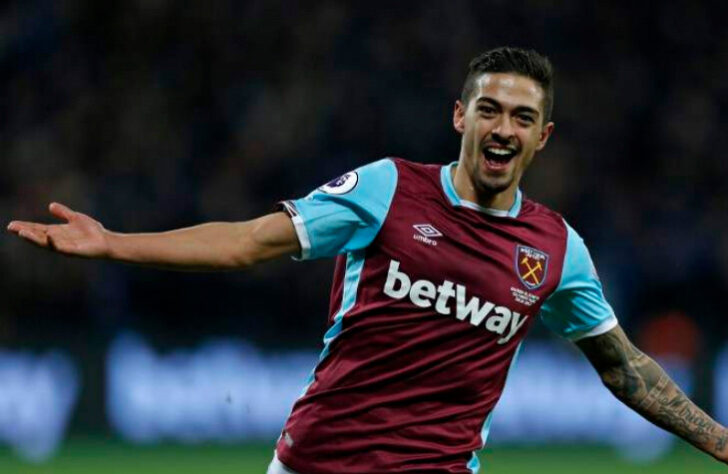 FECHADO - Manuel Lanzini, meia argentino com passagem pelo Fluminense, não seguirá no West Ham para a próxima temporada do futebol Europeu. O jogador não renovou seu vínculo com a equipe londrina e está livre para assinar com qualquer time do mundo de graça. O jogador atual no clube da Premier League por oito anos, atuando por 226 jogos, marcando 32 gols e dando 28 assistências. FECHADO - Manuel Lanzini, meia argentino com passagem pelo Fluminense, não seguirá no West Ham para a próxima temporada do futebol Europeu. O jogador não renovou seu vínculo com a equipe londrina e está livre para assinar com qualquer time do mundo de graça. O jogador atual no clube da Premier League por oito anos, atuando por 226 jogos, marcando 32 gols e dando 28 assistências.