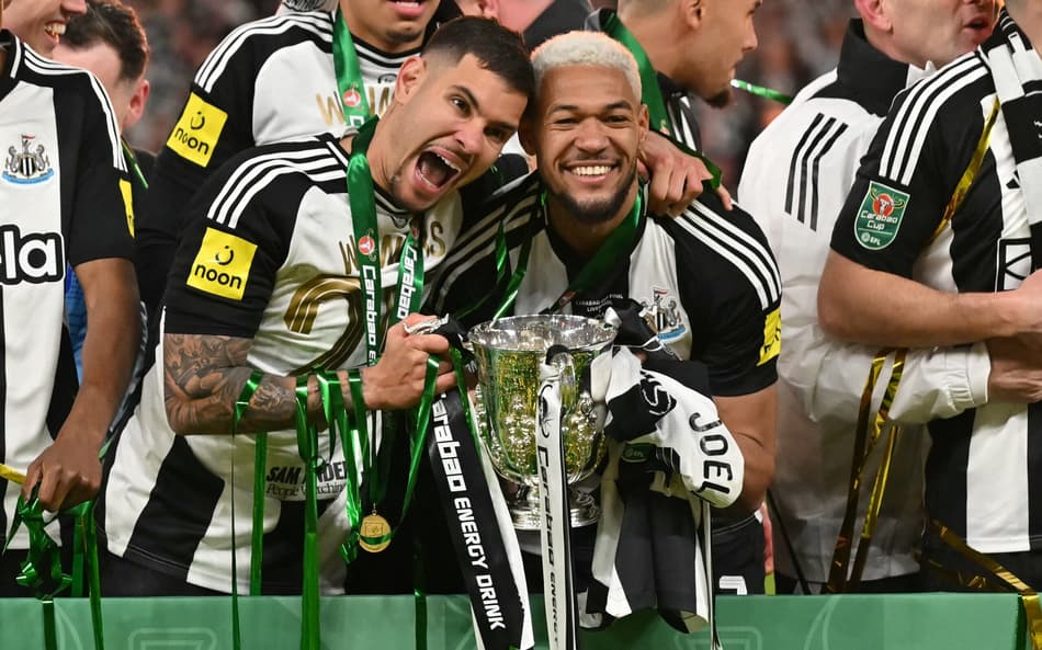 Dupla da Seleção Brasileira é elogiada por técnico após título: ‘Lendas do clube’