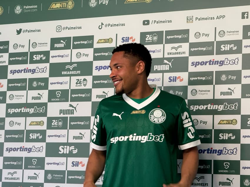 Vitor Roque, atacante do Palmeiras