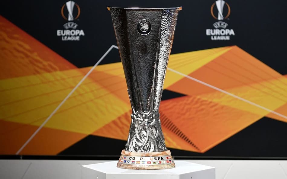 Uefa abre expediente e pode punir mandante de final da Europa League