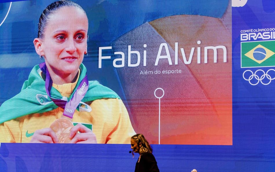 Fabi Alvim projeta futuro do vôlei brasileiro e decisões da Superliga