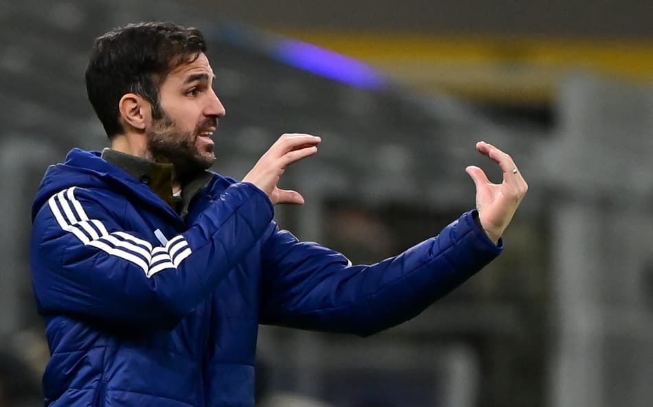 Fàbregas detona próprio clube e jogadores: ‘Acham que estão no Bayern’