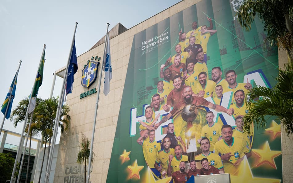 Iniciativa contra gramado sintético não é efetiva na CBF, diz jornalista