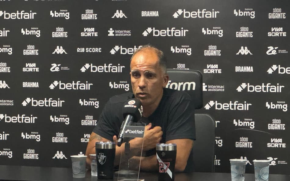 Felipe exalta atuação de Coutinho pelo Vasco: ‘Se estiver feliz, vai ajudar’