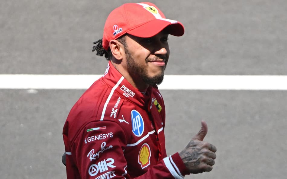 Ferrari desenvolve software inspirado em Mercedes para volante de Hamilton