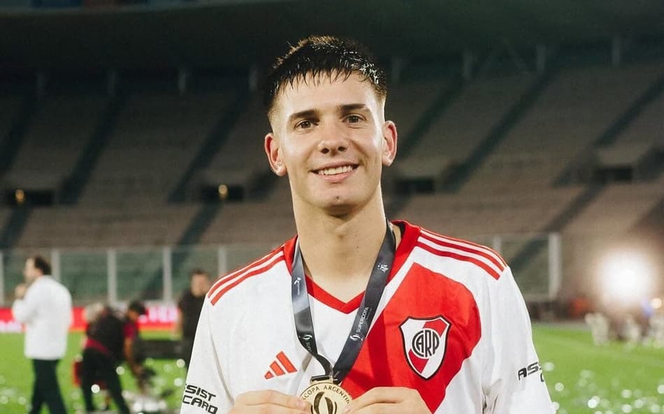 Manchester United e Chelsea miram joia do River Plate