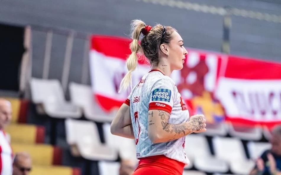 Tijuca consegue acesso à elite da Superliga e conta com jogadora influencer digital