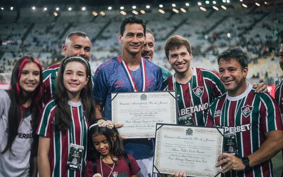 Ganso recebe homenagem da Câmara Municipal do Rio antes de Fluminense x Santos