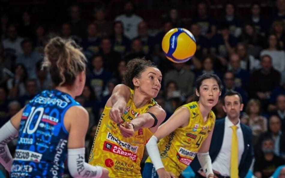 Time de Gabi Guimarães avança para final do vôlei na Itália