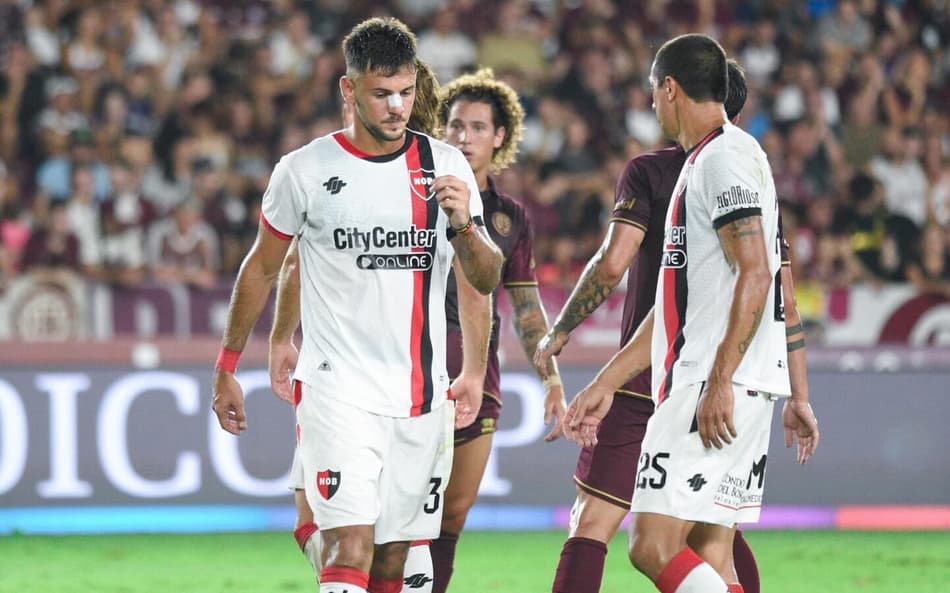 Vasco não recebe documentação do Newell’s Old Boys, e empréstimo de Ian Glavinovich mela