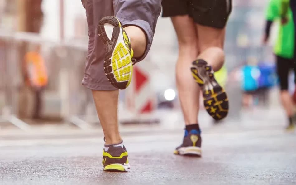 10 tênis para correr 10km em 2025: Veja os melhores modelos