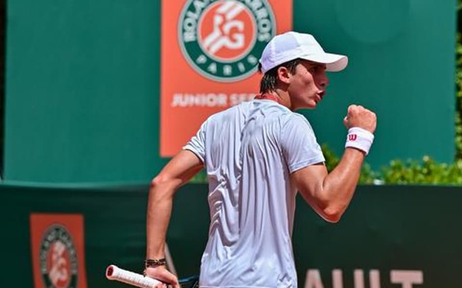 Leo Storck vence duelo dramático no Roland Garros Junior Series