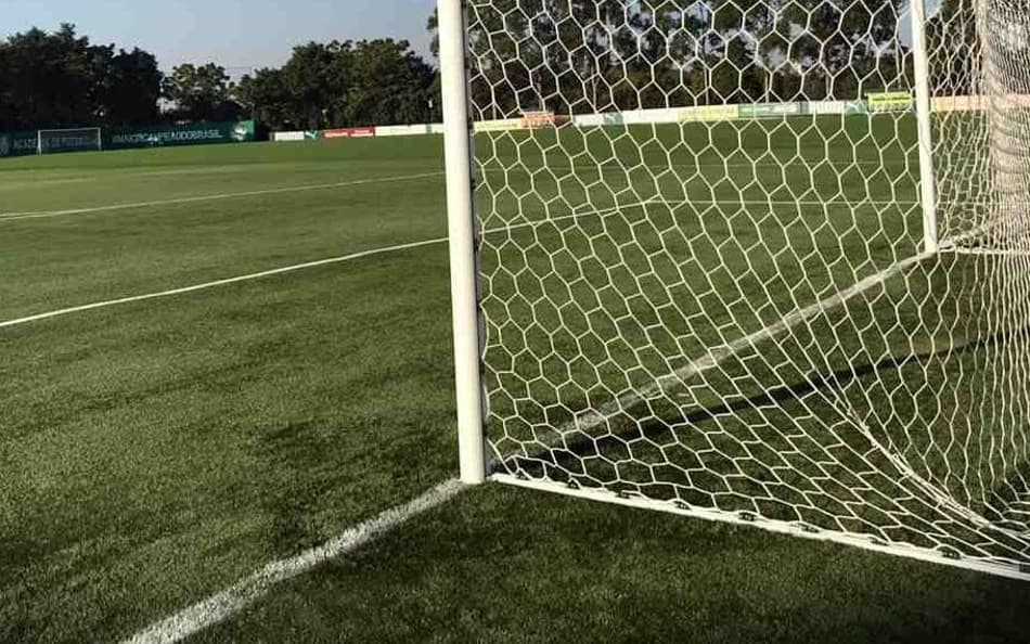 Gramado sintético chega a estádio no Sul
