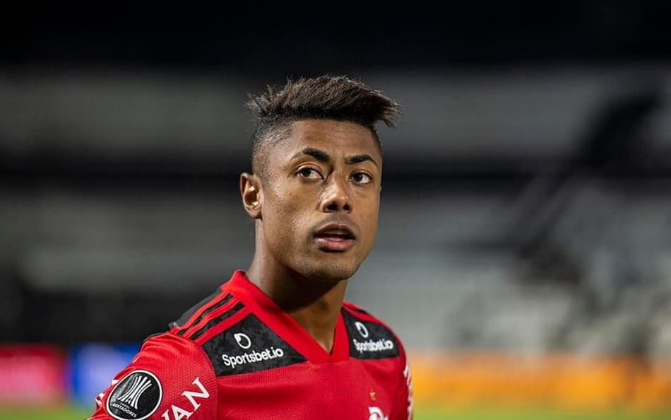 Bets tiram mercado de cartão para Bruno Henrique após acusações