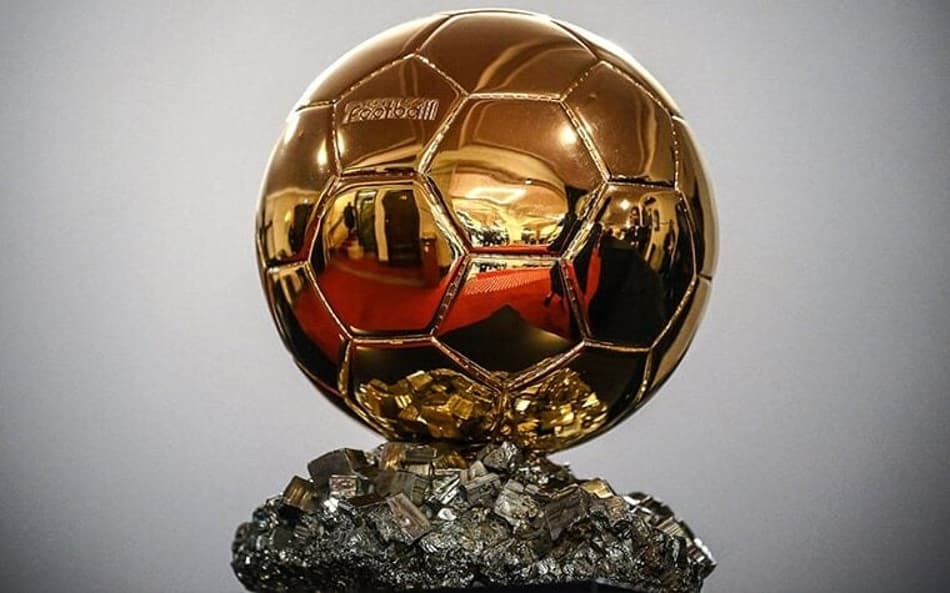 Primeira Bola de Ouro da história será leiloada para projeto social