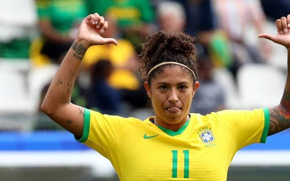 Flamengo anuncia contratação de Cristiane