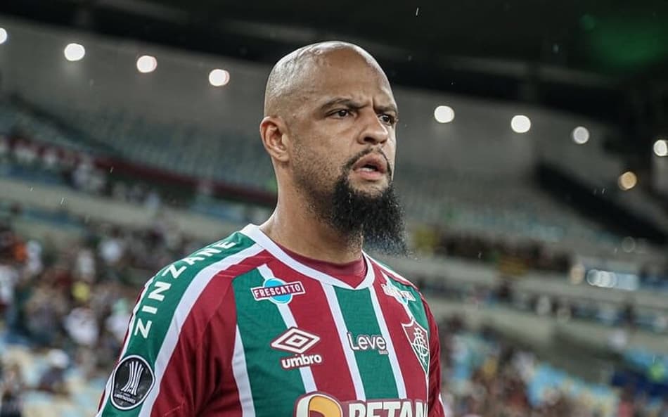 Clube europeu lança camisa em homenagem a Felipe Melo