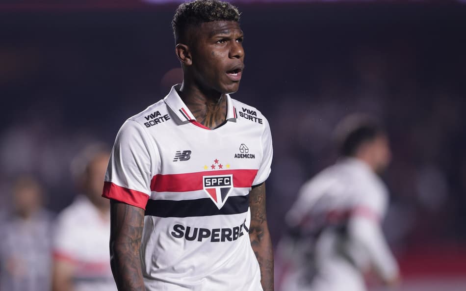 Arboleda passa por exames e São Paulo atualiza a situação do zagueiro