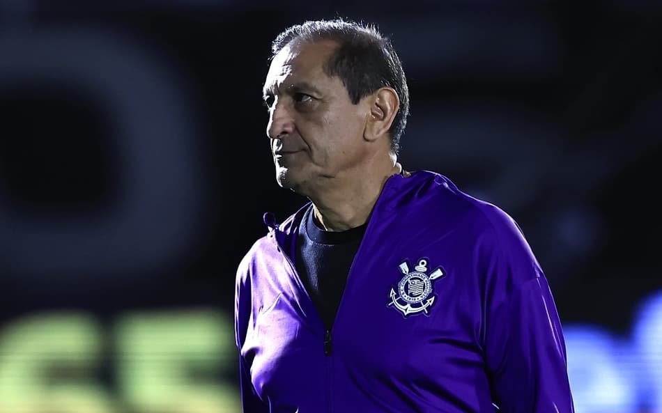 Corinthians anuncia a demissão do técnico Ramón Díaz