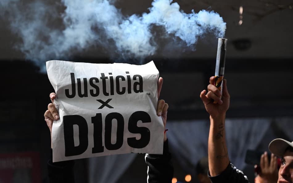 Morte de Maradona: polícia diz que não havia suprimentos médicos na casa