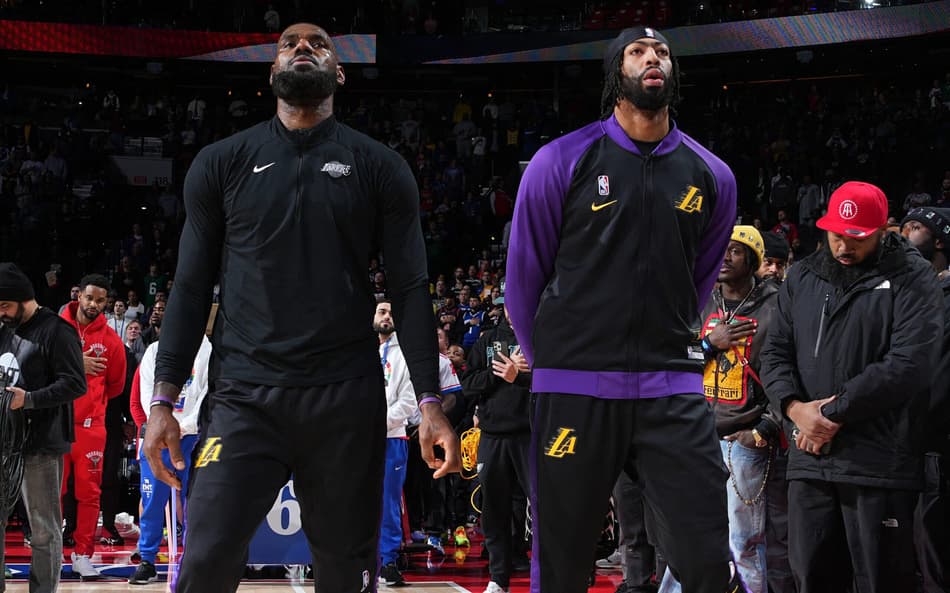 Bastidores da troca na NBA: Doncic e Davis surpresos, LeBron descobre em casa