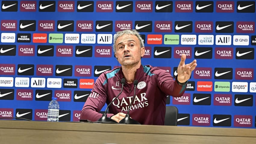 Luis Enrique durante entrevista coletiva do PSG