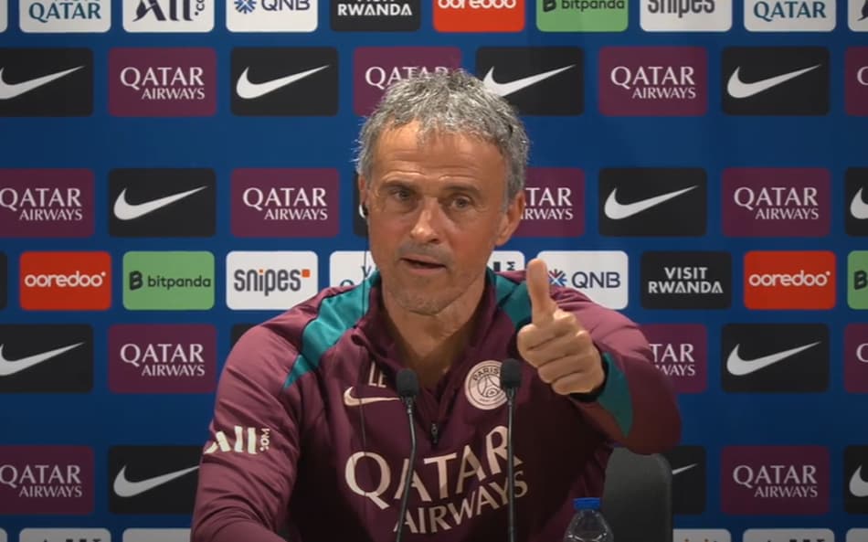 Luis Enrique alfineta imprensa francesa e elogia estagiário: ‘Melhor que todos’