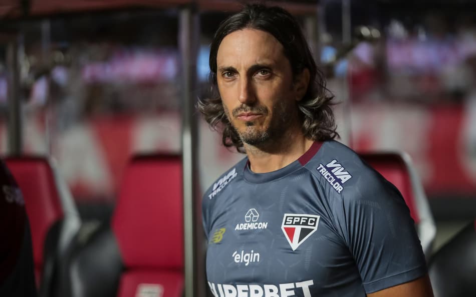 Jornalista critica postura de Zubeldía após expulsão em Atlético-MG x São Paulo