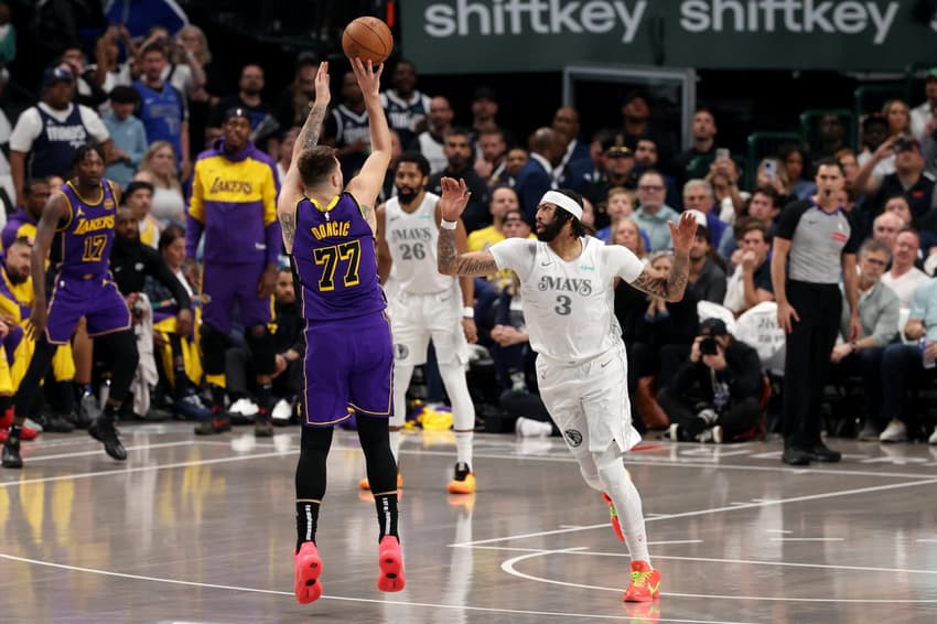 Los Angeles Lakers v Dallas Mavericks