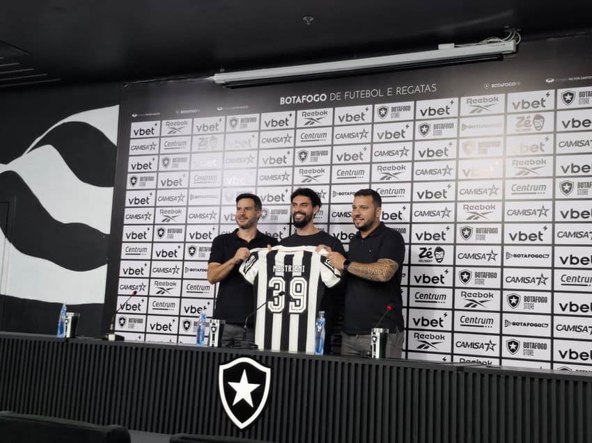 Mastriani foi apresentado no Botafogo