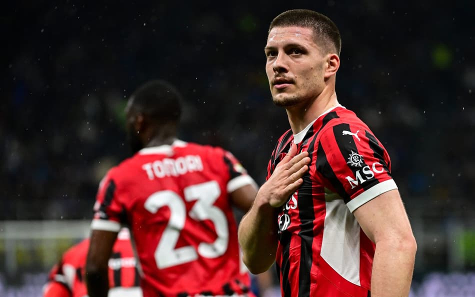 Com herói improvável, Milan amassa Inter e vai à final da Copa da Itália